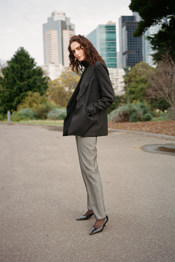Everlane // Women's Italian Wool Pull-on Pant in Black